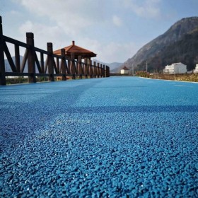 西藏拉薩市透水混凝土 彩色透水混凝土地坪 C30透水混凝土材料增強劑  透水地坪粘接劑  彩色透水混凝土生產(chǎn)廠家  無砂多孔透水混凝土材料廠家