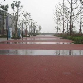峨眉山市 操場(chǎng)透水地坪 停車(chē)場(chǎng)透水地坪 專(zhuān)業(yè)接單免費(fèi)指導(dǎo)