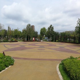 蚌埠市 人行道彩色透水混凝土 生態(tài)透水混凝土 海綿城市透水道路 廠(chǎng)家報(bào)價(jià)