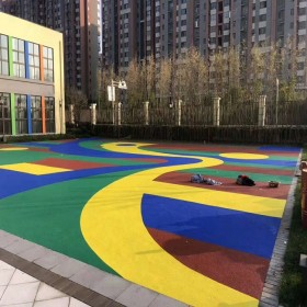 西安市 透水彩色地坪 操場透水混凝土 彩色透水道路 免費(fèi)技術(shù)指導(dǎo)
